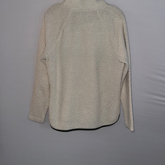 Abercrombie & Fitch White and Black Sherpa Teddy Pull Over Large - Picture 5 of 6